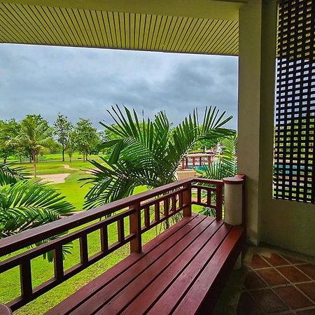 The Nouveau Chumphon Beach Resort And Golf Kültér fotó