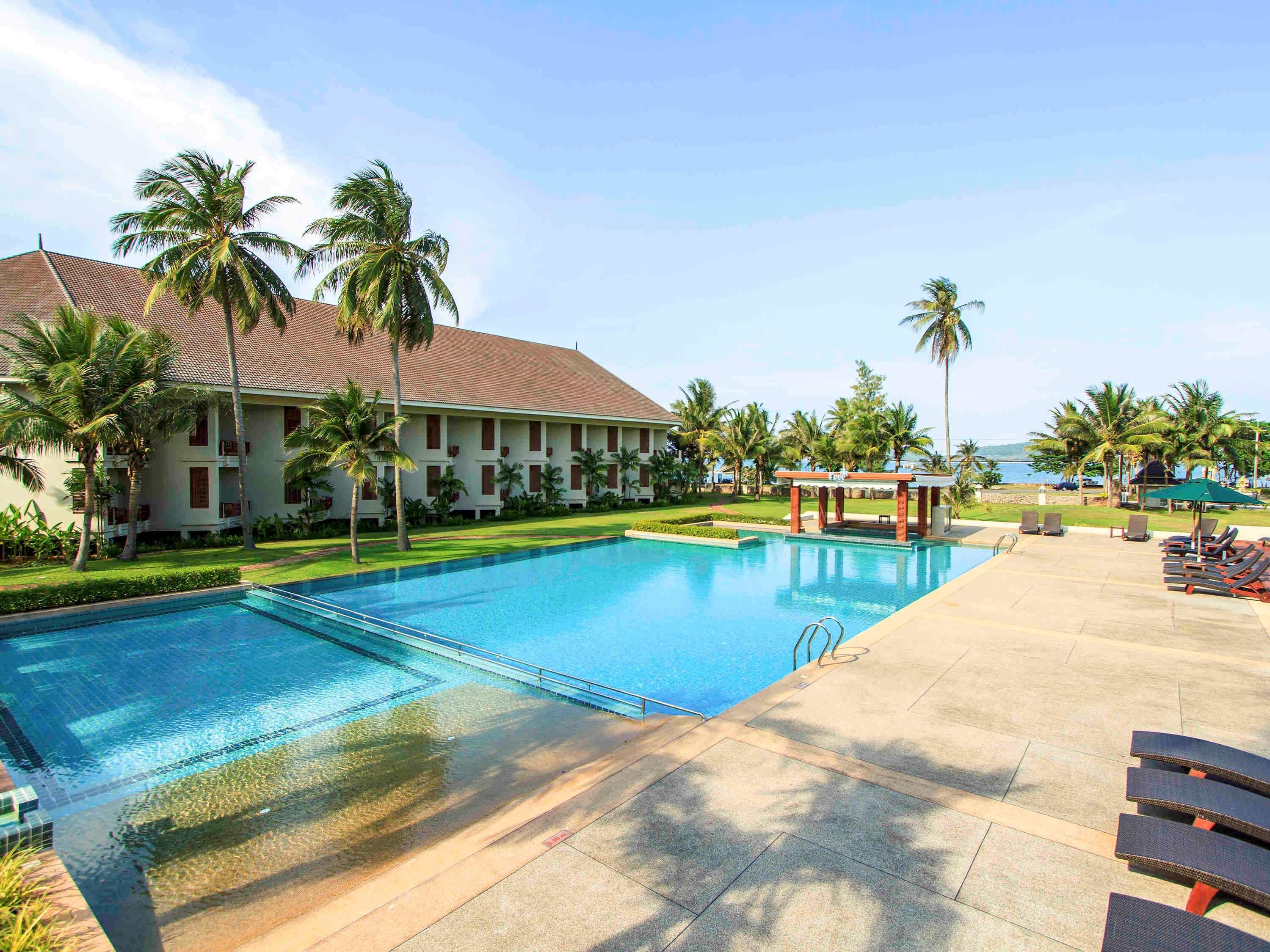 The Nouveau Chumphon Beach Resort And Golf Kültér fotó