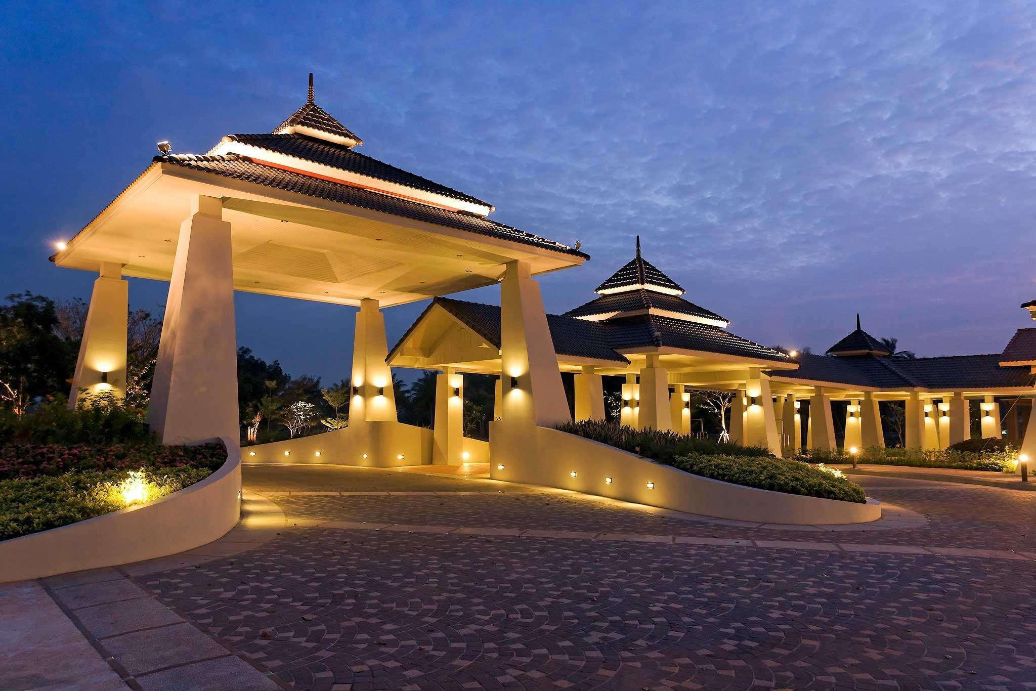 The Nouveau Chumphon Beach Resort And Golf Kültér fotó
