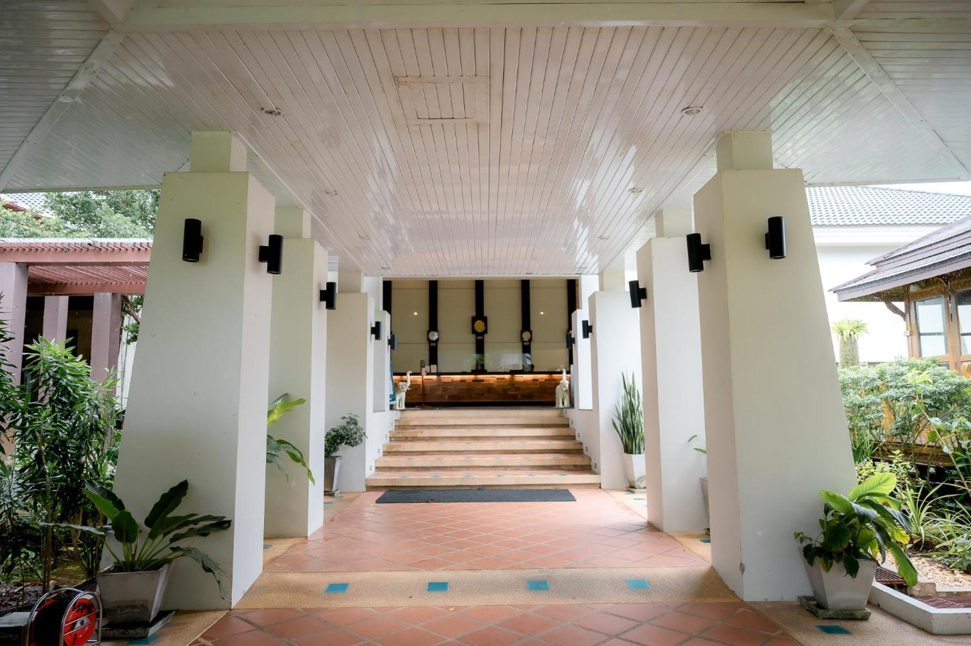 The Nouveau Chumphon Beach Resort And Golf Kültér fotó