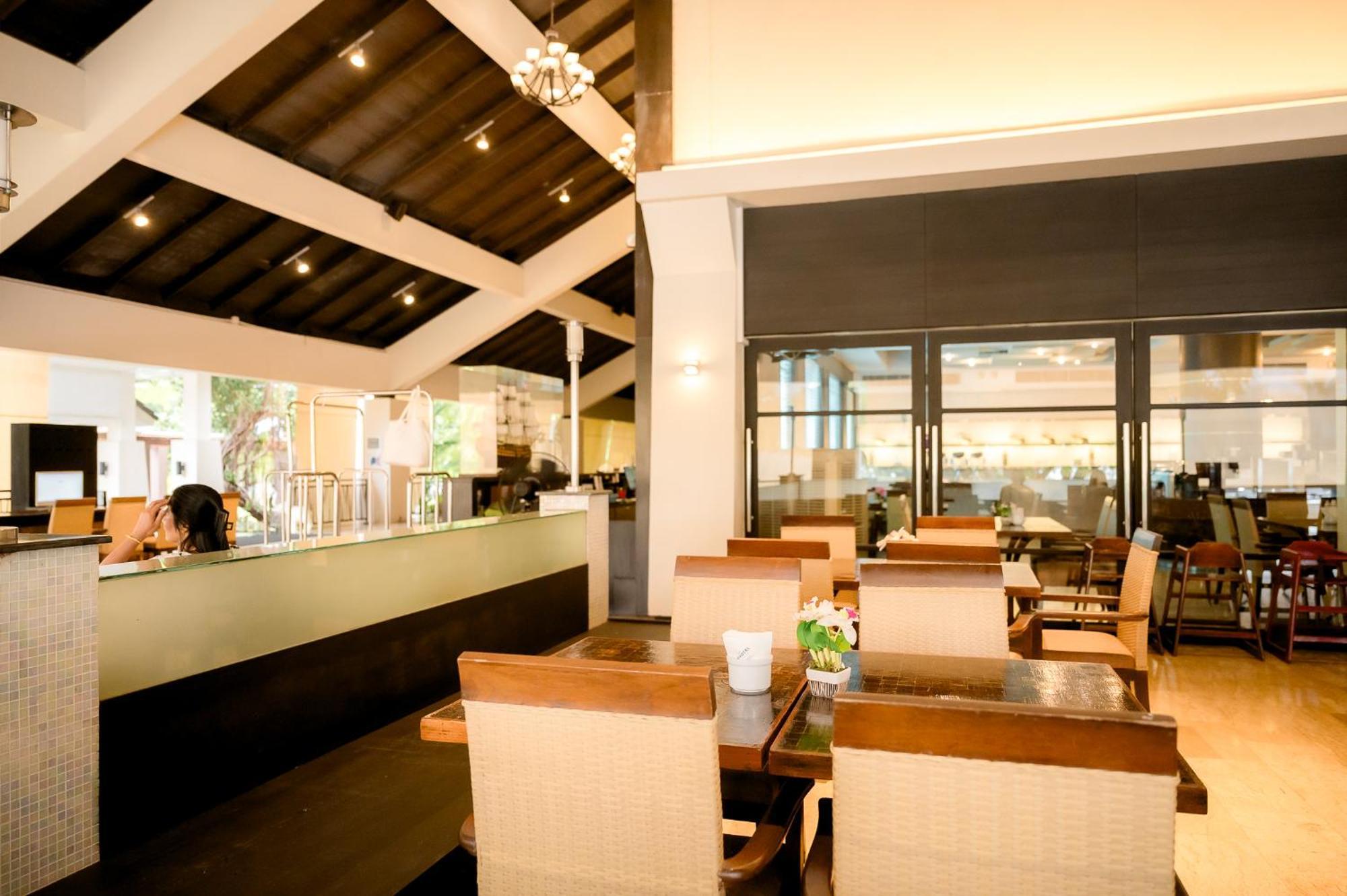 The Nouveau Chumphon Beach Resort And Golf Kültér fotó