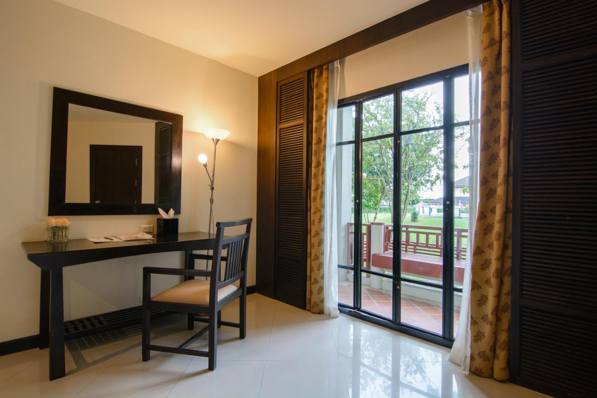 The Nouveau Chumphon Beach Resort And Golf Kültér fotó