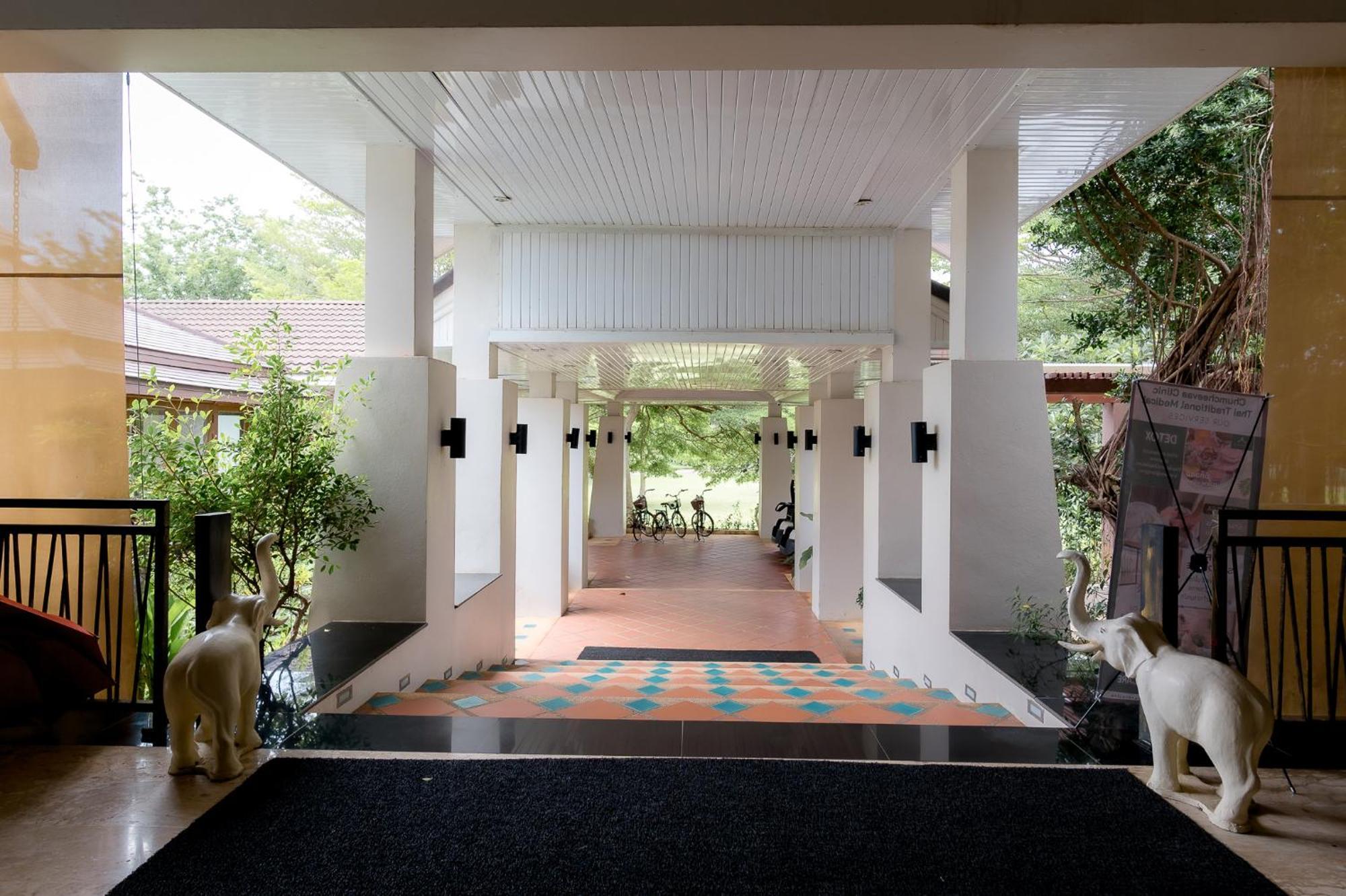 The Nouveau Chumphon Beach Resort And Golf Kültér fotó