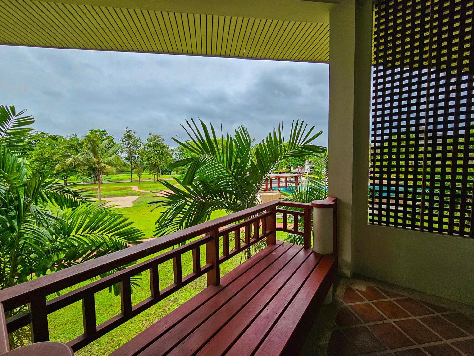 The Nouveau Chumphon Beach Resort And Golf Kültér fotó