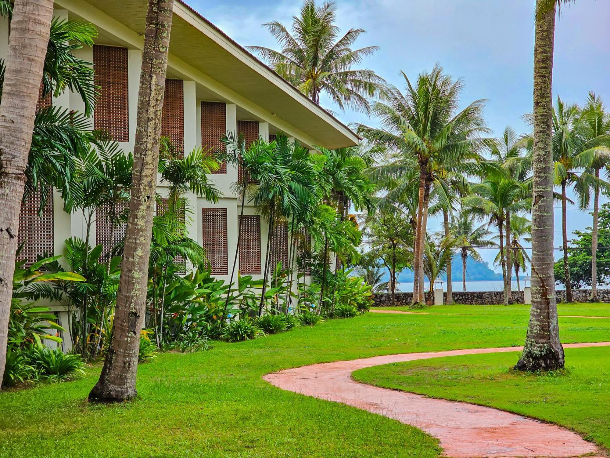 The Nouveau Chumphon Beach Resort And Golf Kültér fotó