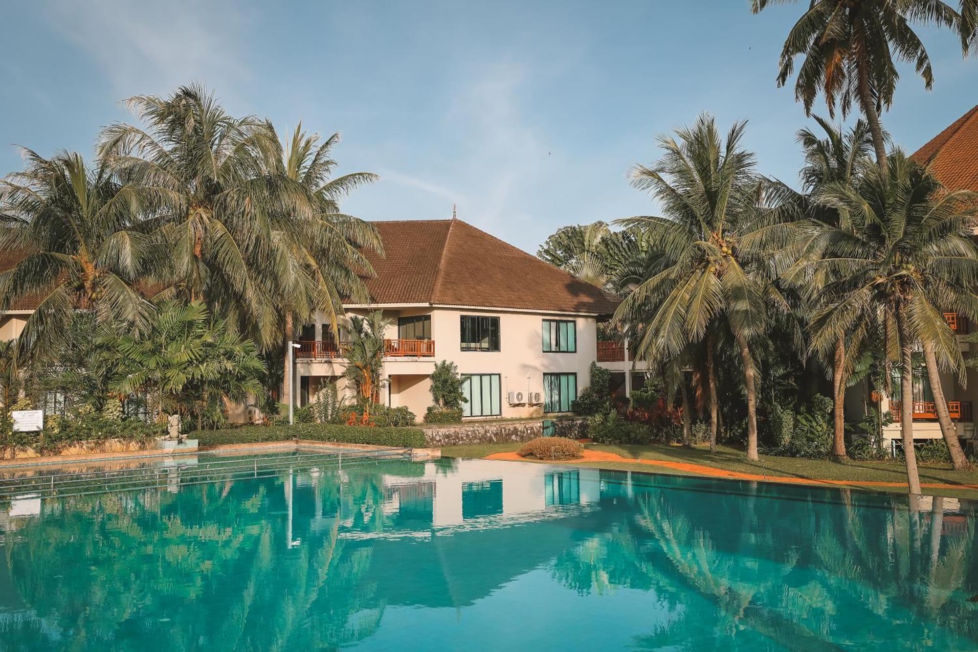 The Nouveau Chumphon Beach Resort And Golf Kültér fotó