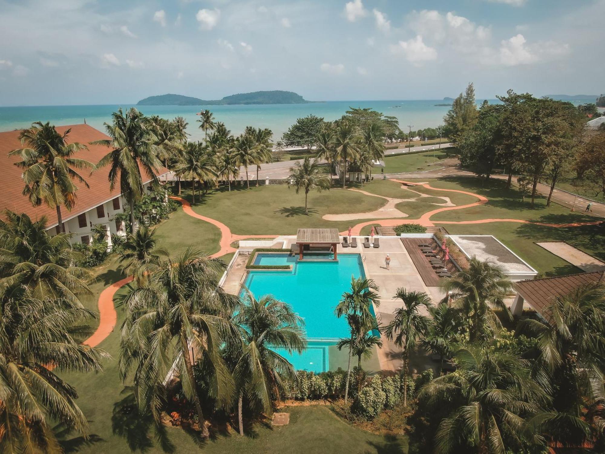 The Nouveau Chumphon Beach Resort And Golf Kültér fotó